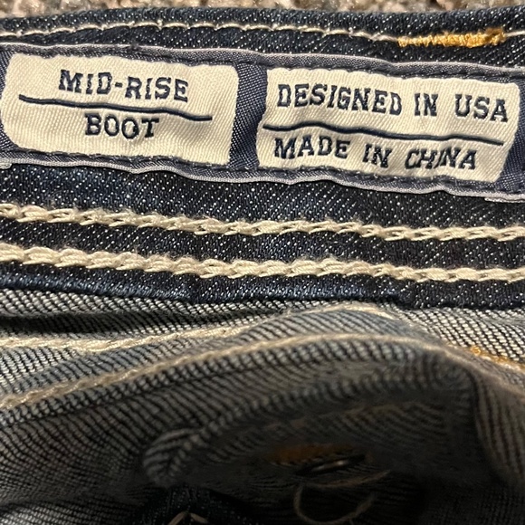 NEW LISTING: Miss Me Jeans, Women size 26, Mid rise boot cut, dark blue - Picture 13 of 16